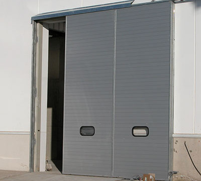 Puertas industriales Corredera Panel Iso 45 Acanalado Silver Metalic